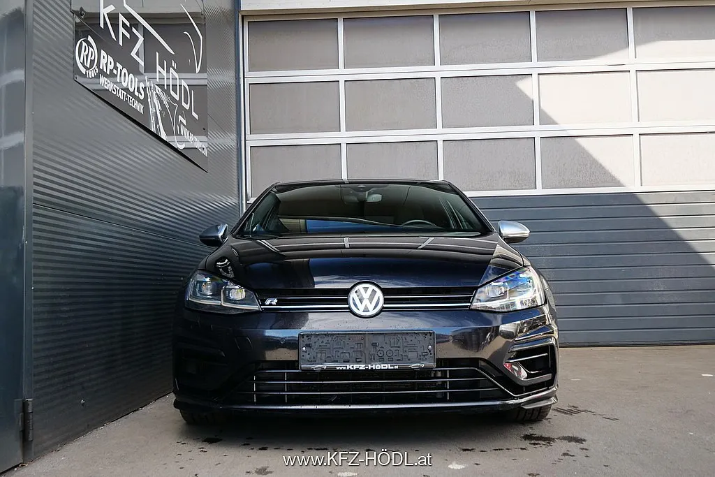 Volkswagen Golf R 4Motion 2,0 TSI DSG Image 3