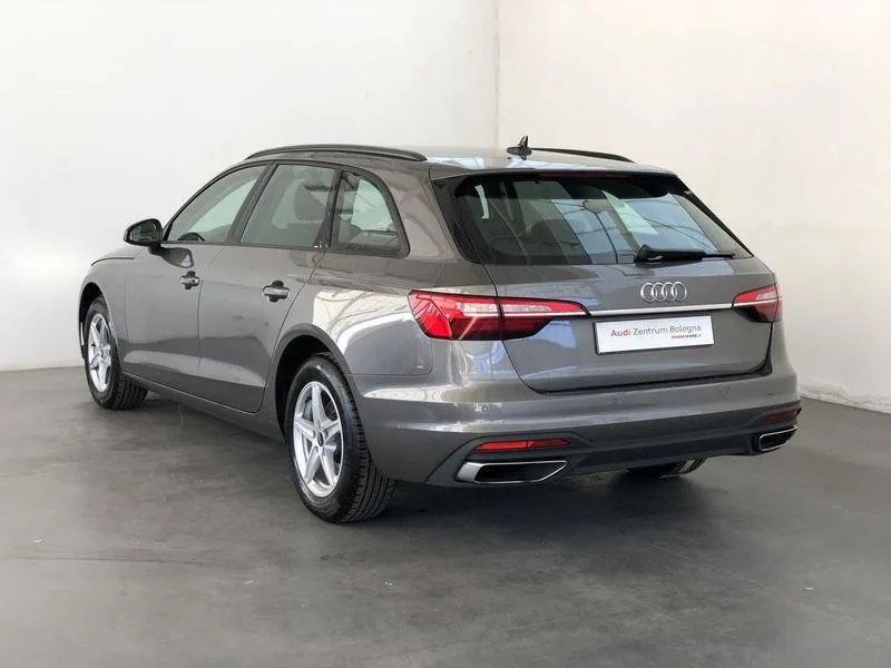 AUDI A4 Avant 30 TDI/136CV S tronic Business Image 4